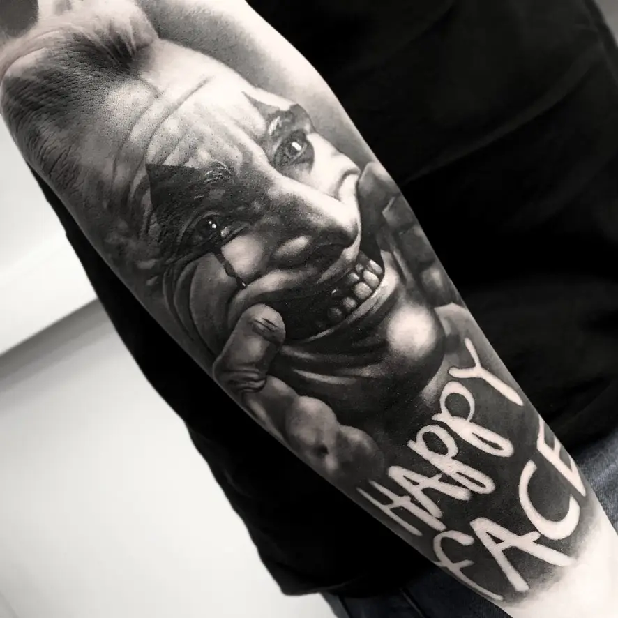 Realistisches Joker Tattoo Auf Dem Rechten Unterarm